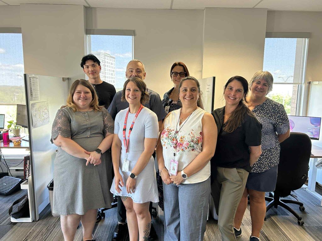 equipe guiche acces pemiere ligne